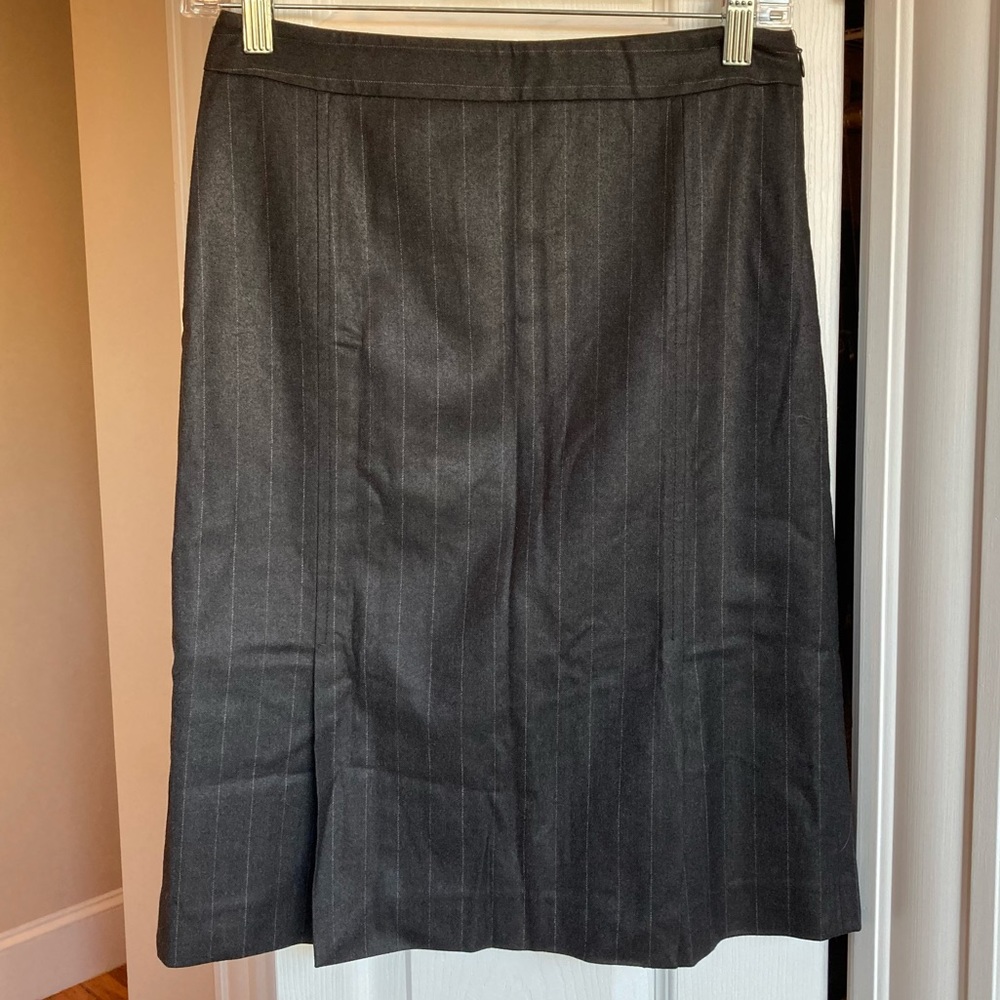 Theory lightweight wool pinstriped pencil skirt